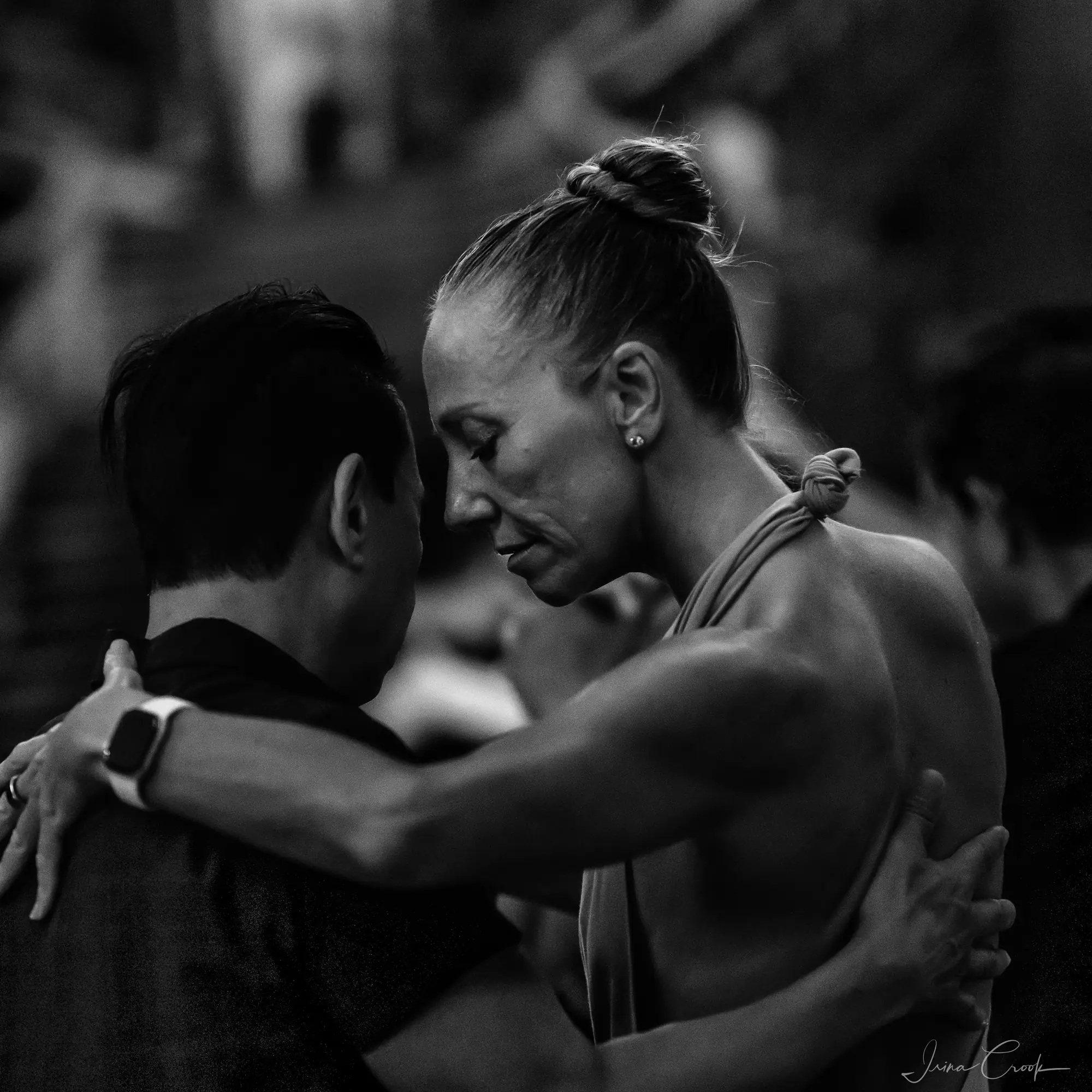 Chiara Bonvini dancing Argentine tango in a close embrace